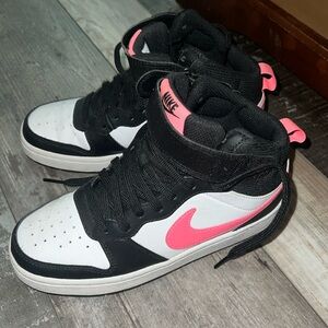 Girls Nike high top sneaker